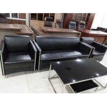 皮沙發(fā)  WH-W028皮沙發(fā)  規(guī)格尺寸：三人位：1780L*780W*830H  單人位：780L*780W*830H （可定制西皮、牛皮）